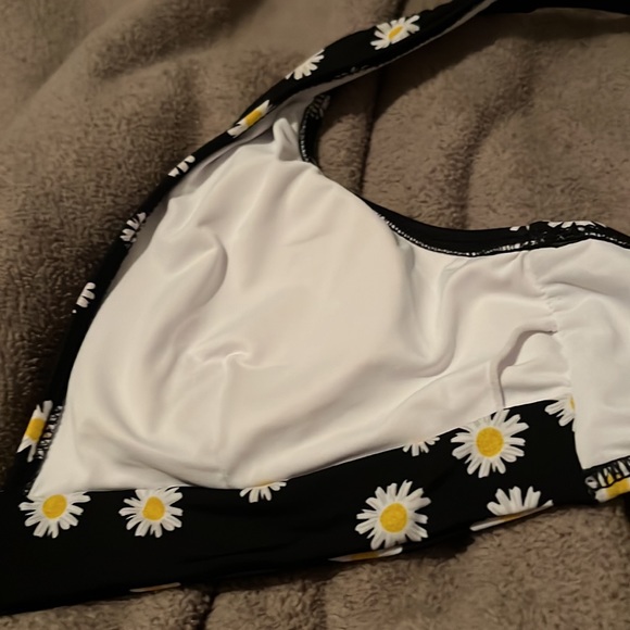Black daisy large swim top - Picture 5 of 7